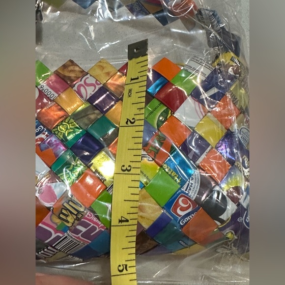 VIBRANT colourful Mexican artisan candy wrapper foil handbag with zipper closure - Picture 5 of 16